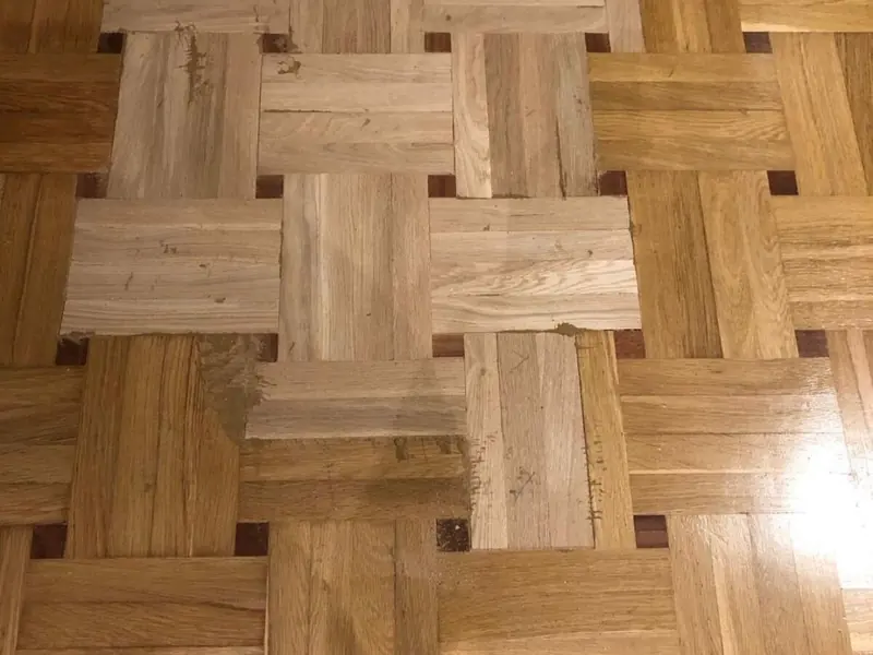 Parquet mosaico restaurado y barnizado